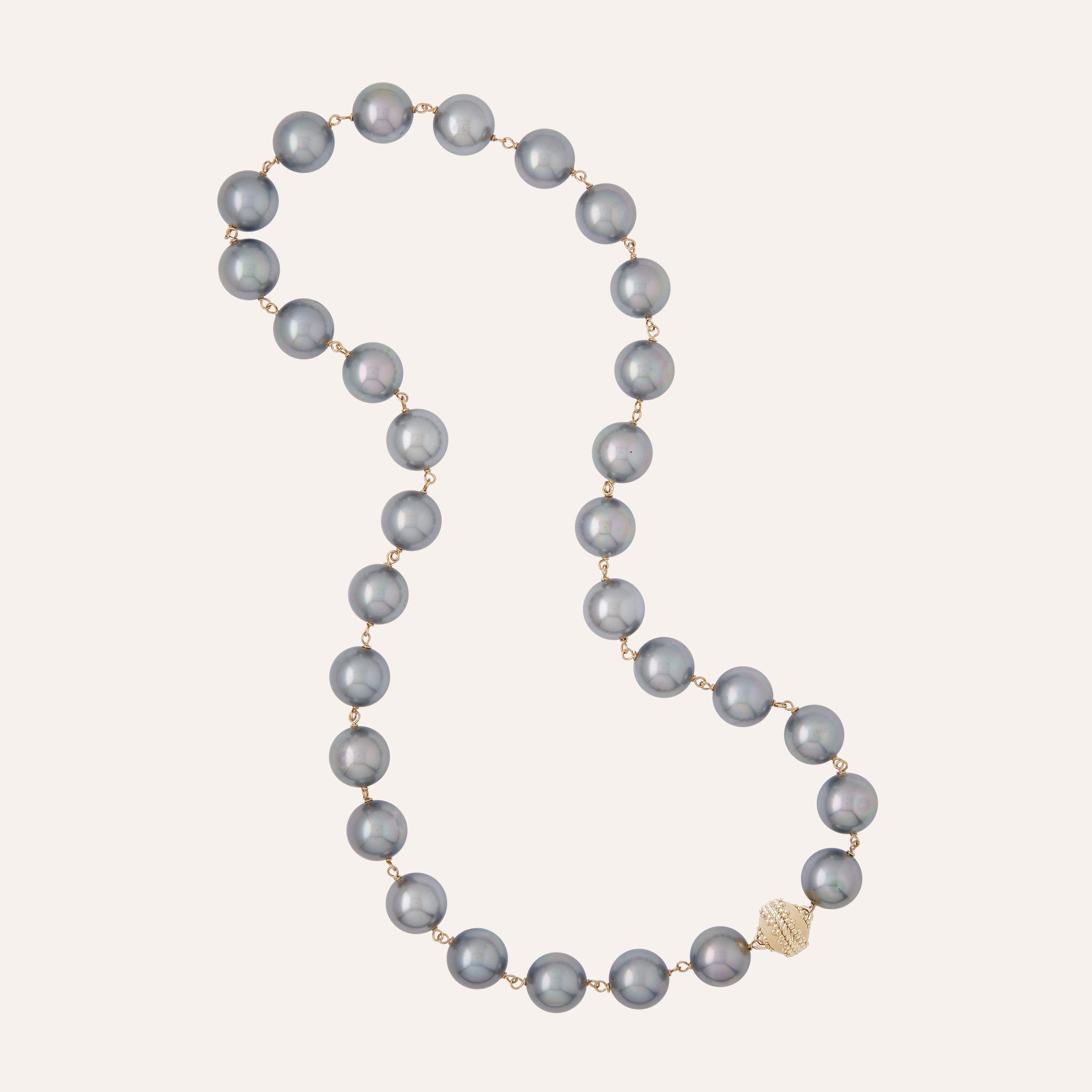 Caspian Victoire Gray Shell Pearl 16mm Necklace