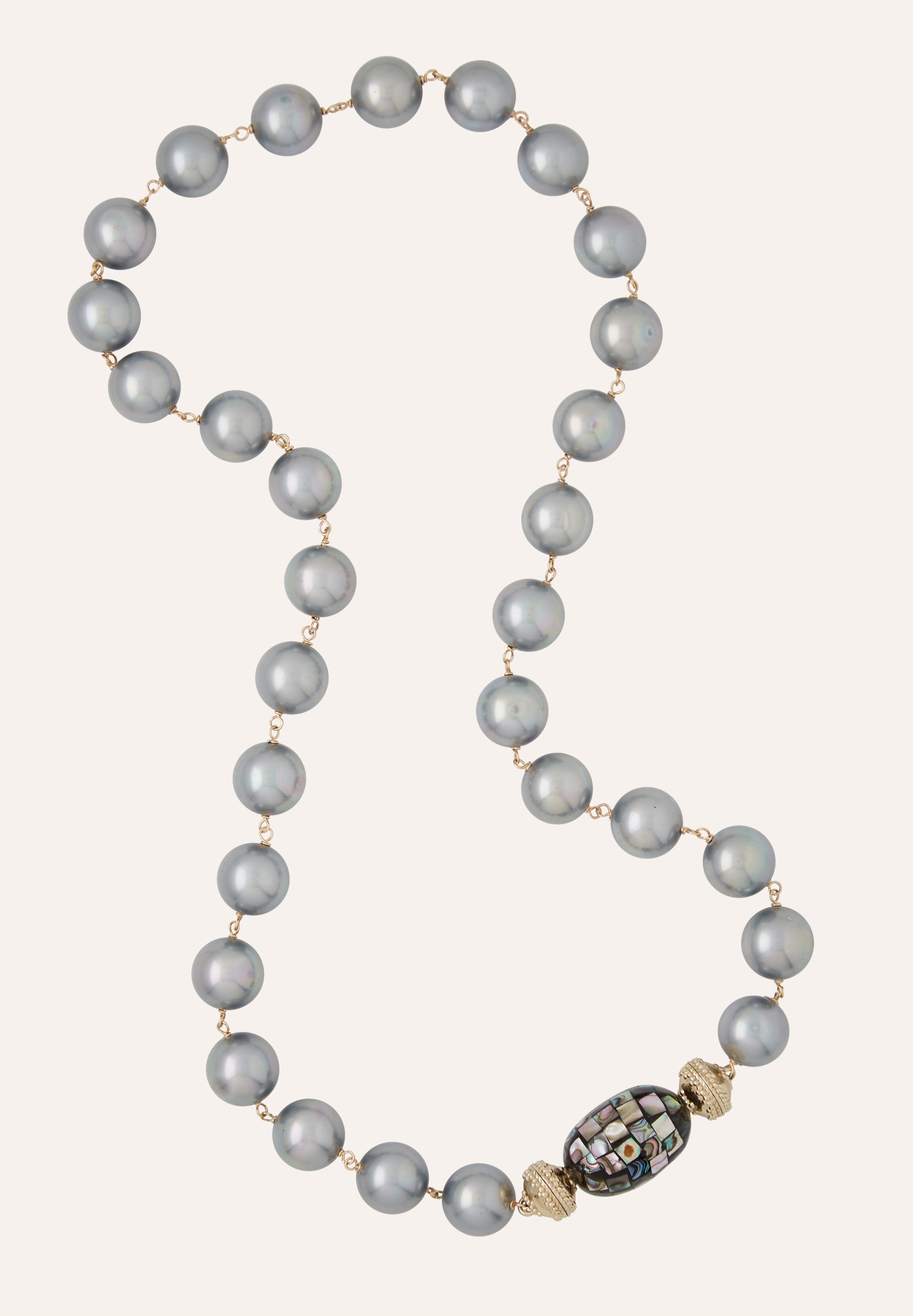 Caspian Victoire Gray Shell Pearl 16mm Necklace
