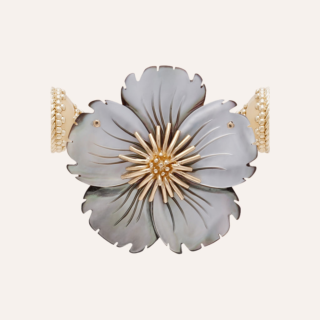 Small Gray Pearl Wildflower Centerpiece