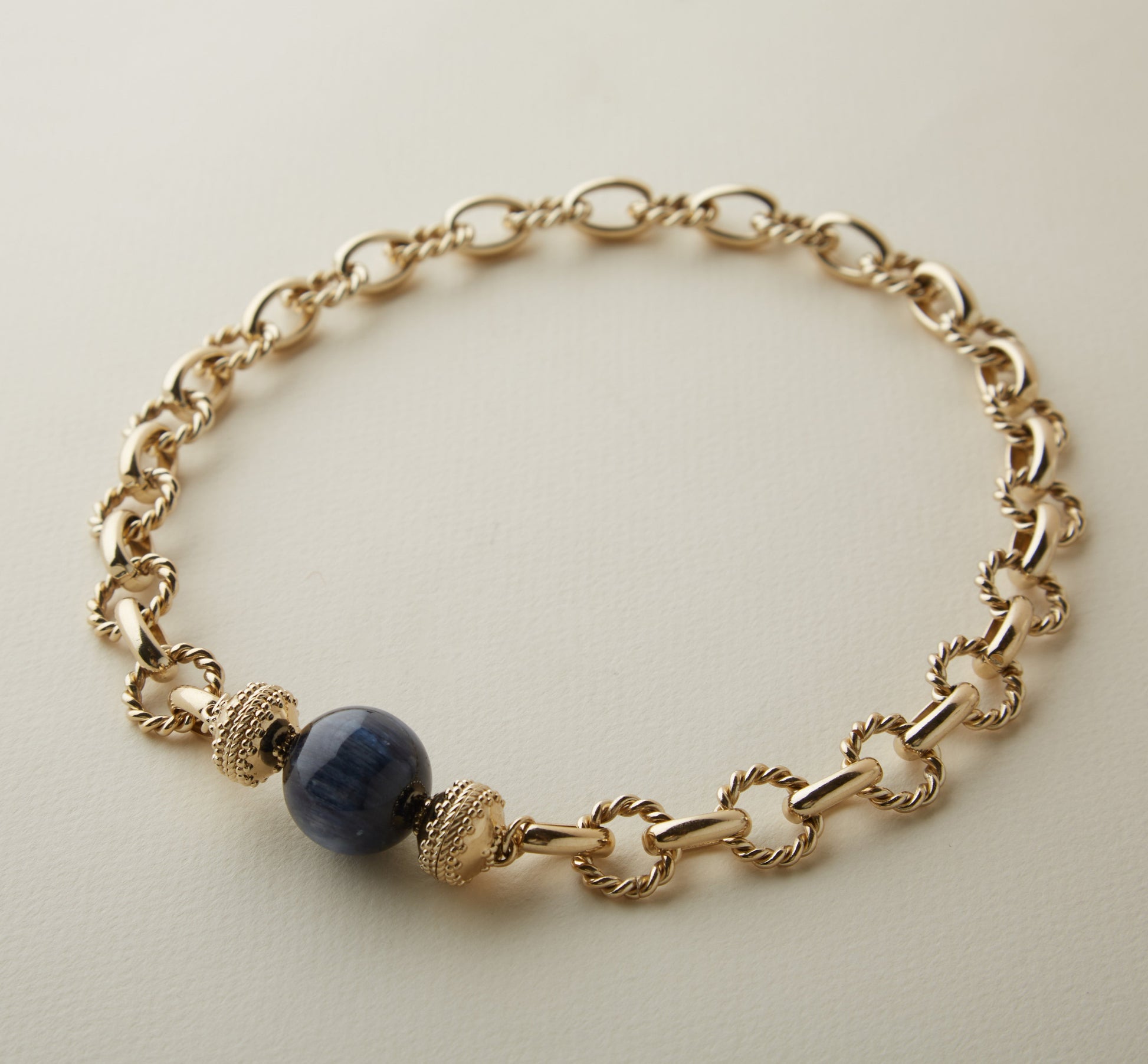 Victoire 20mm Kyanite Centerpiece