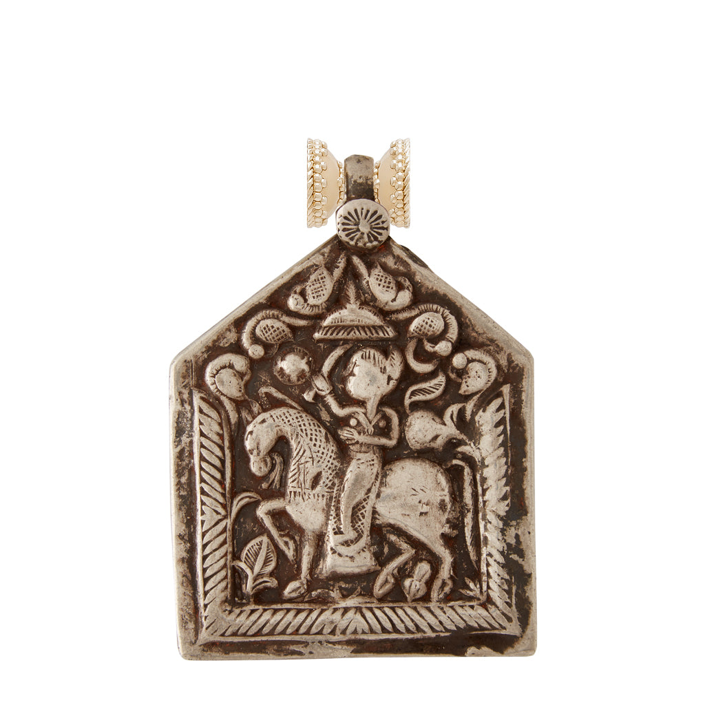 Colaba Warrior Centerpiece