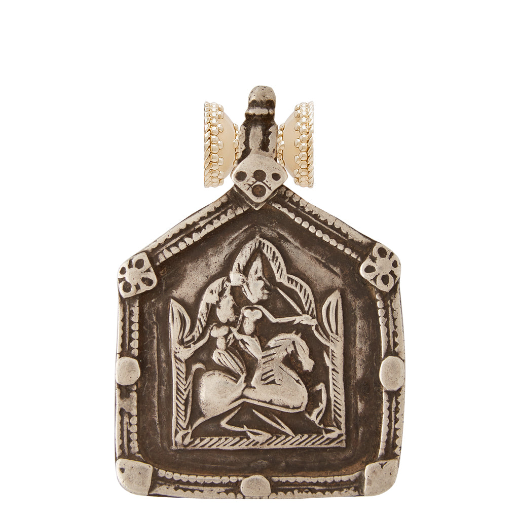 Colaba Warrior Woman Centerpiece