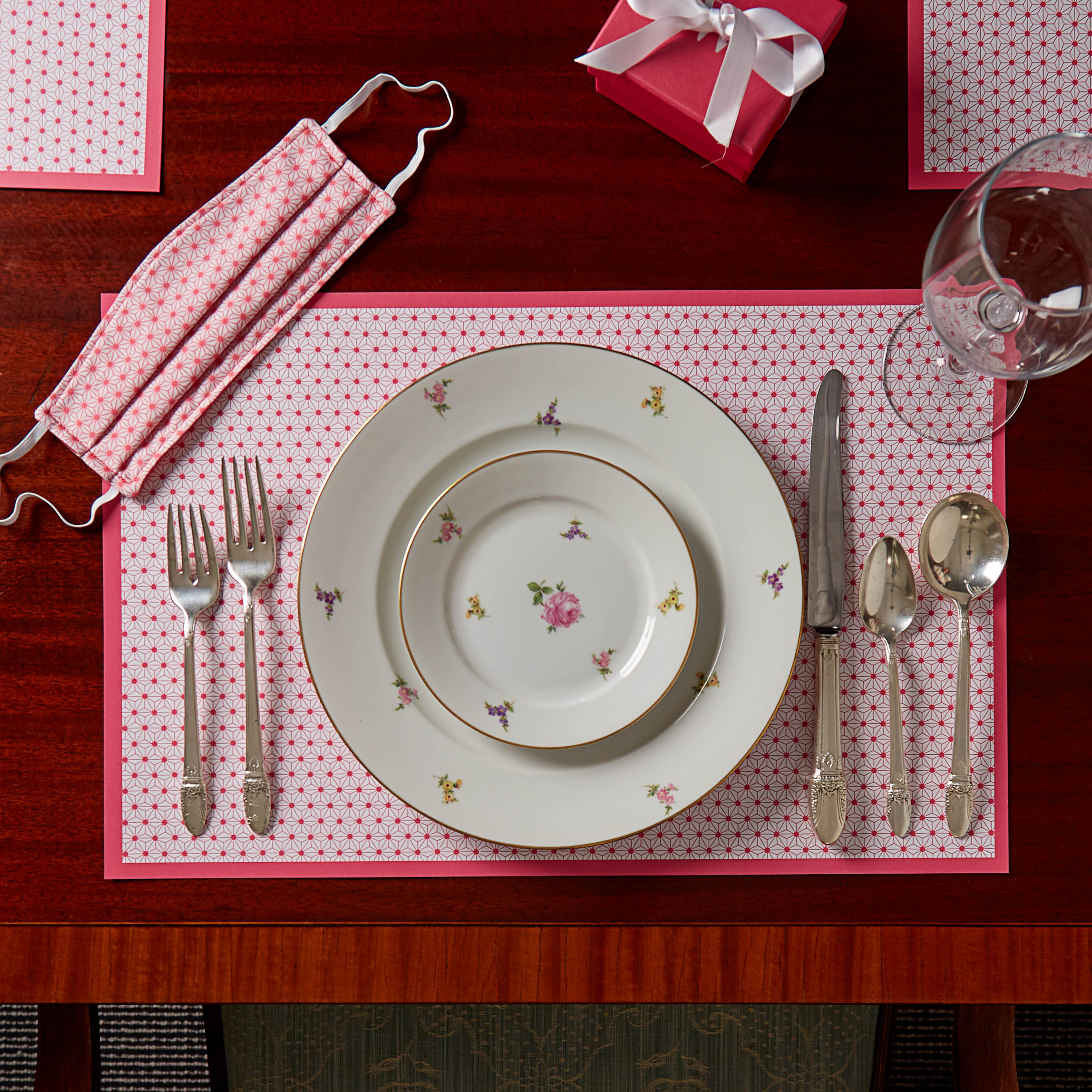 Pink Star Reversible Placemats, Set of 12