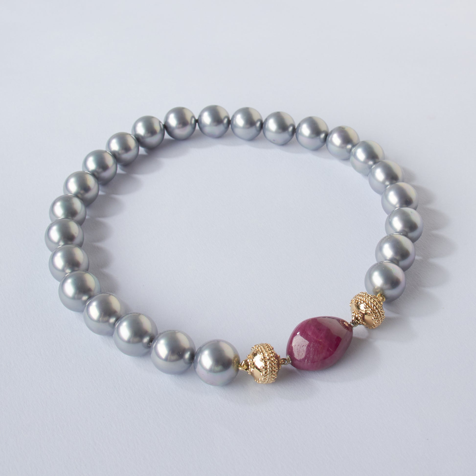 Victoire 16mm Grey Shell Pearl Necklace