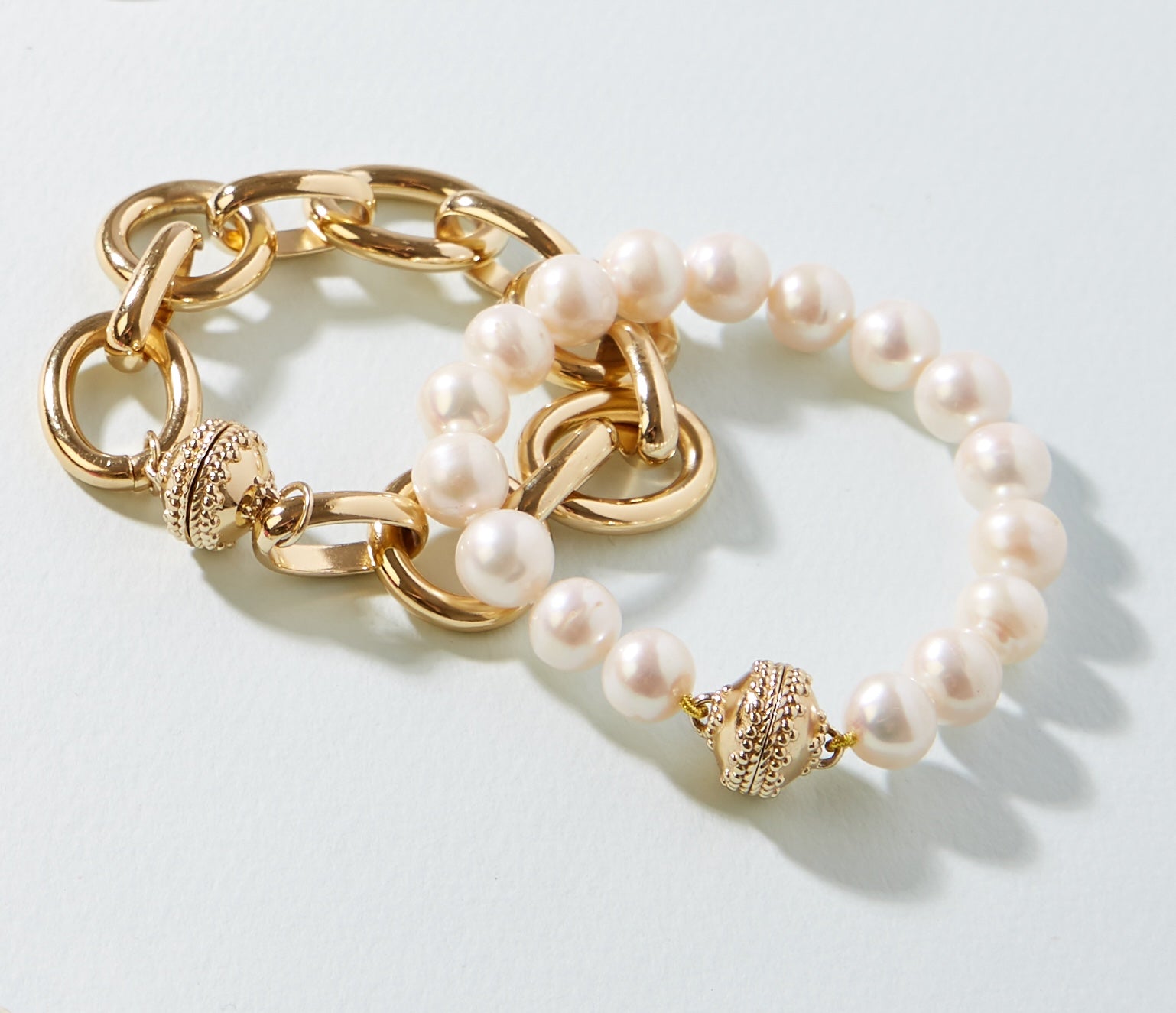 The White Pearl Bracelet