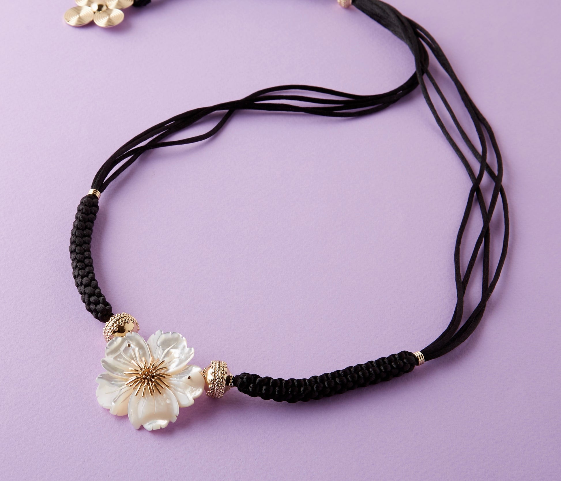 Heritage Petal Black Woven Necklace