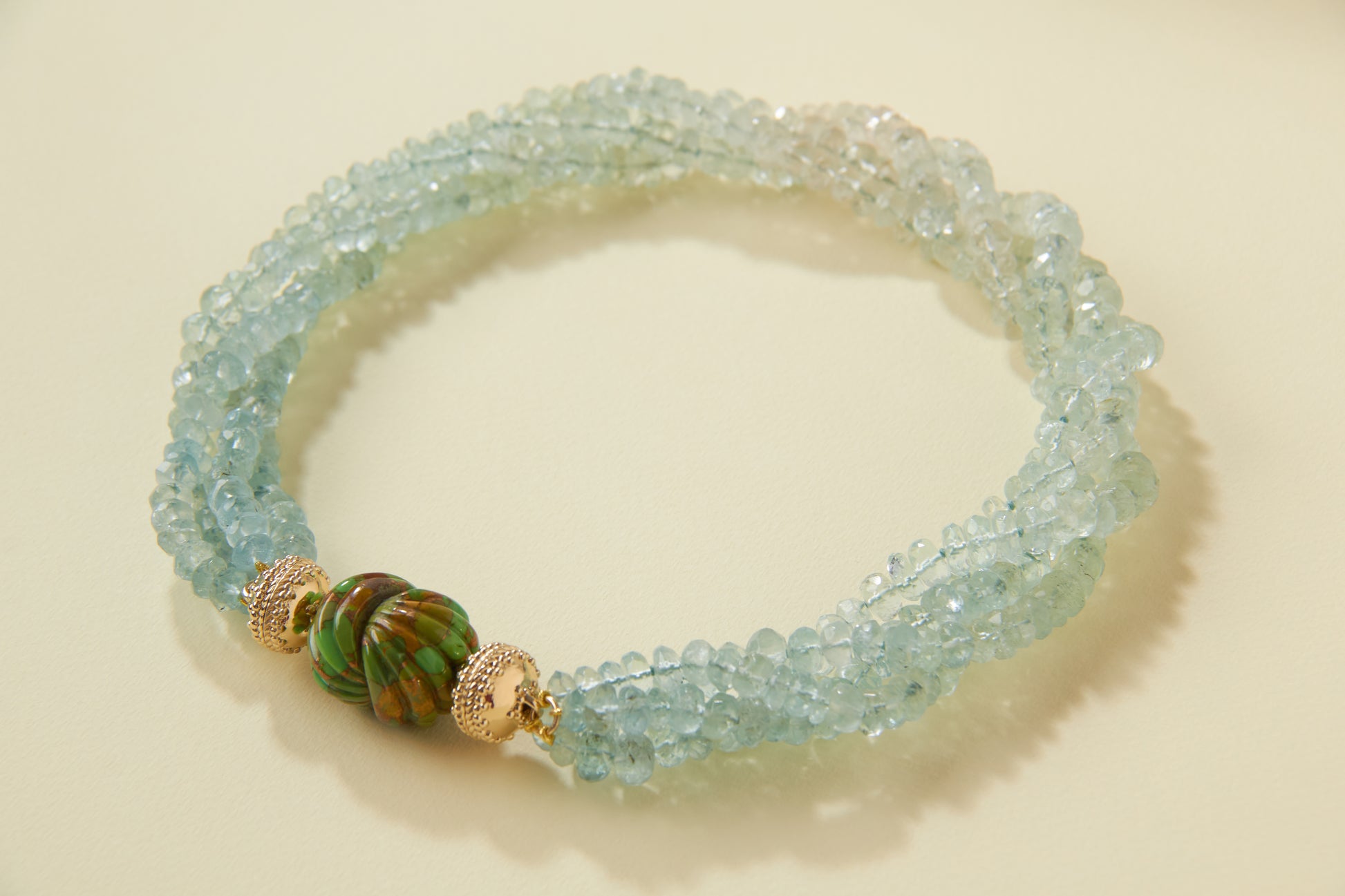 Small Carved Knot Mohave Green Centerpiece