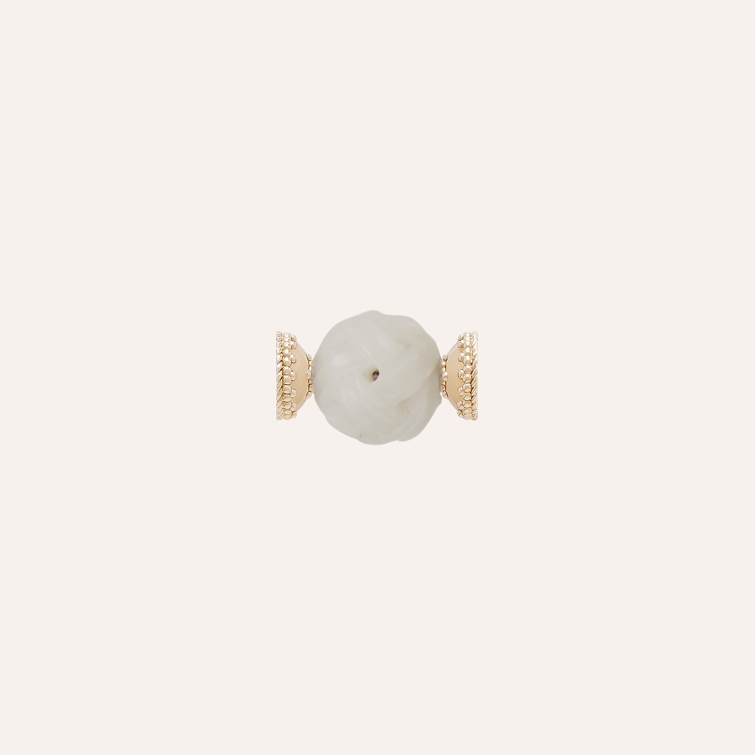 Wool Round Cut White Quazite Mini Centerpiece