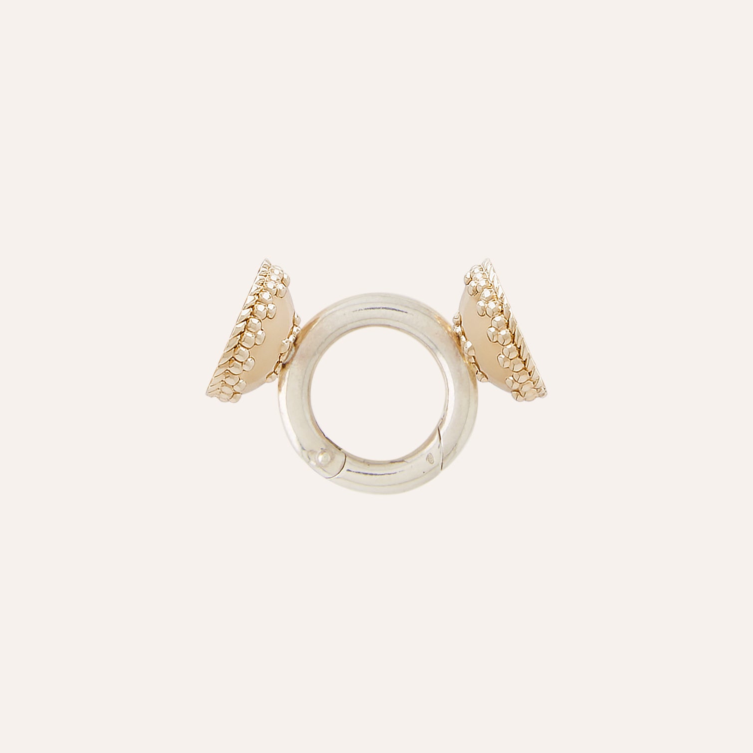 Charm Centerpiece Ring in Rhodium