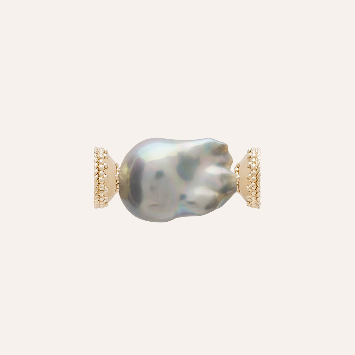 Gray Baroque Pearl Centerpiece