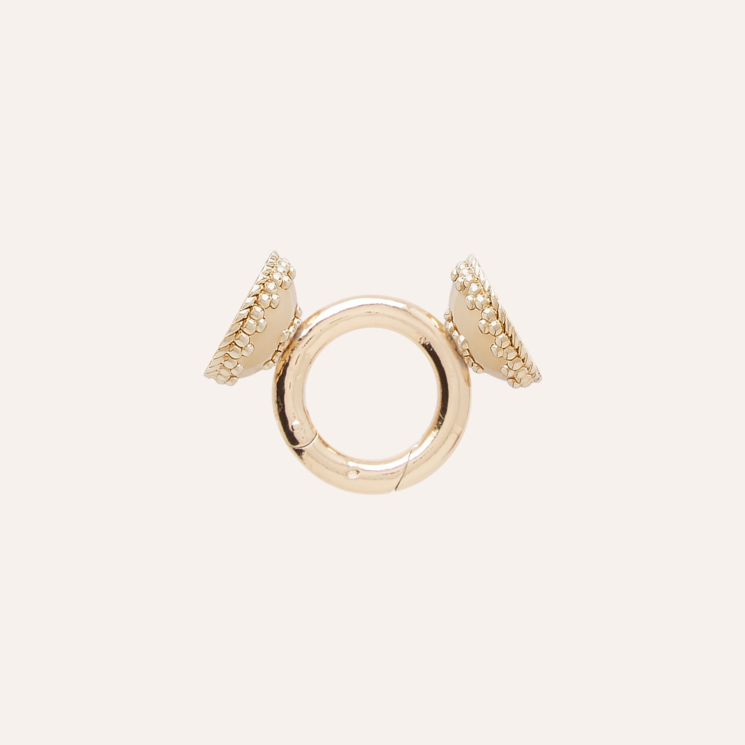 ClaraCharm™ Gold Ring Centerpiece
