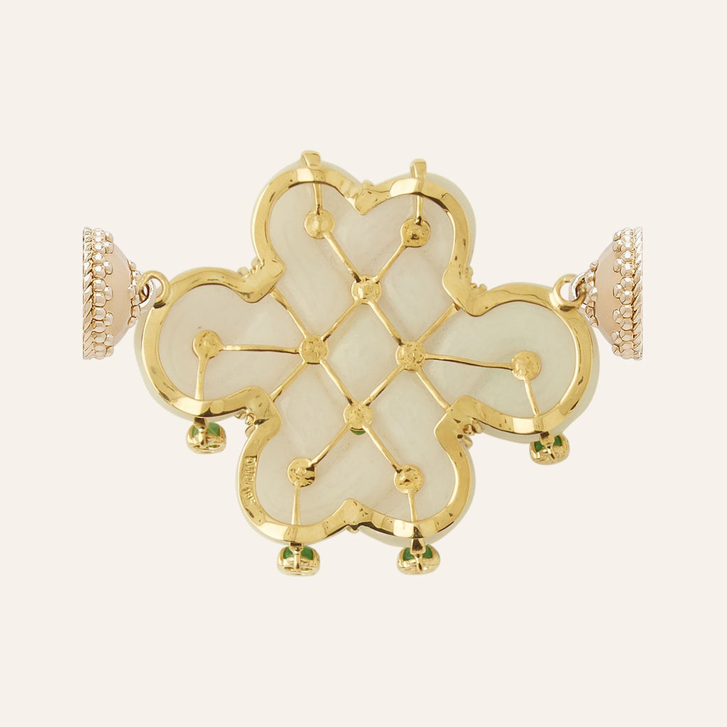 18K Jade Endless Knot Centerpiece