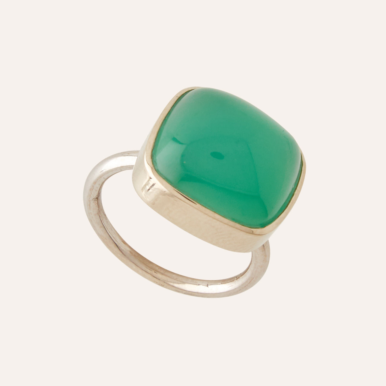 18K White Gold Green Calcite Cabochon Ring