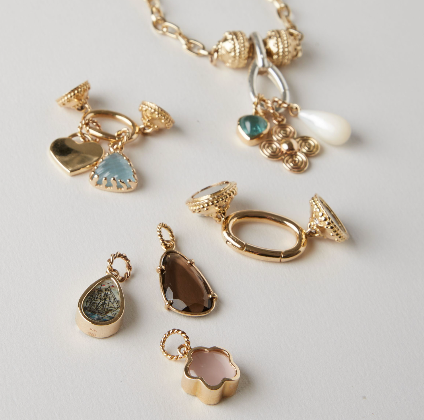 ClaraCharm™ 18K Gold Oval Centerpiece