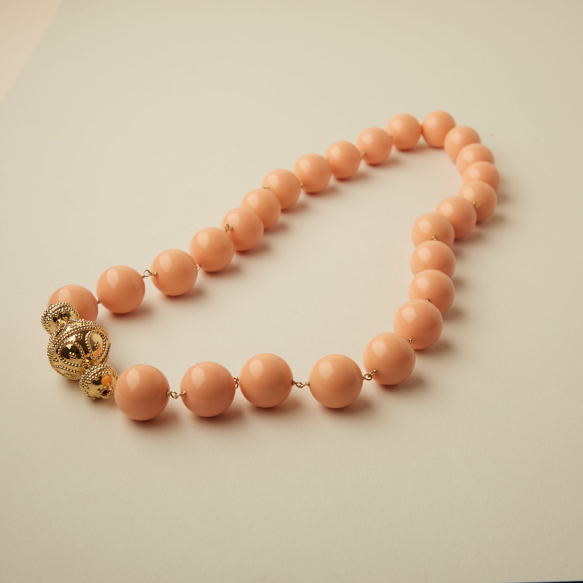 Caspian Victoire 20mm Reconstituted Peach Coral Necklace