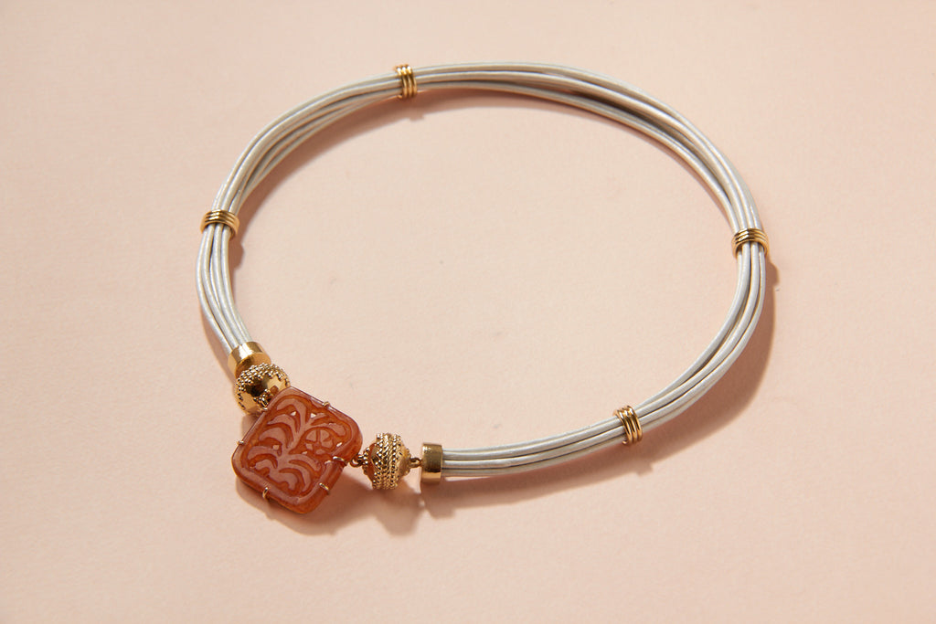 Aspen Leather White Pearl Necklace