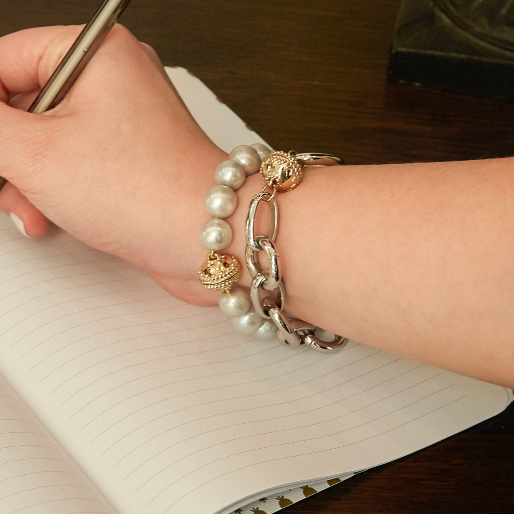 The Gray Pearl Bracelet